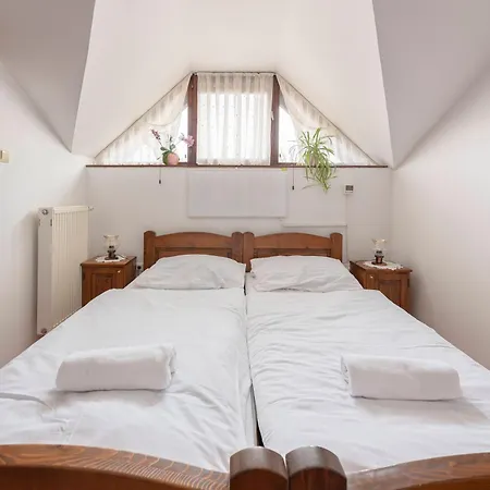 Mili Vrh Couette-café 2*