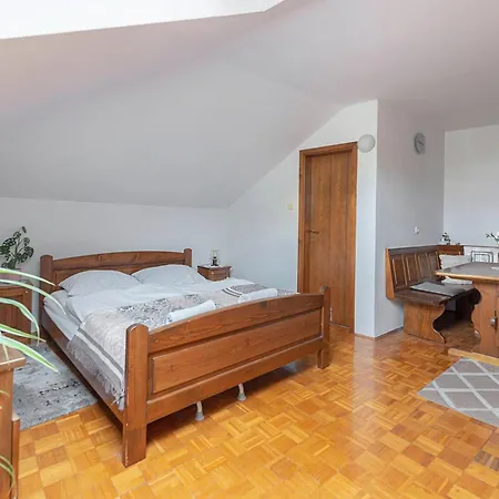 فندق مبيت وإفطار Mili Vrh